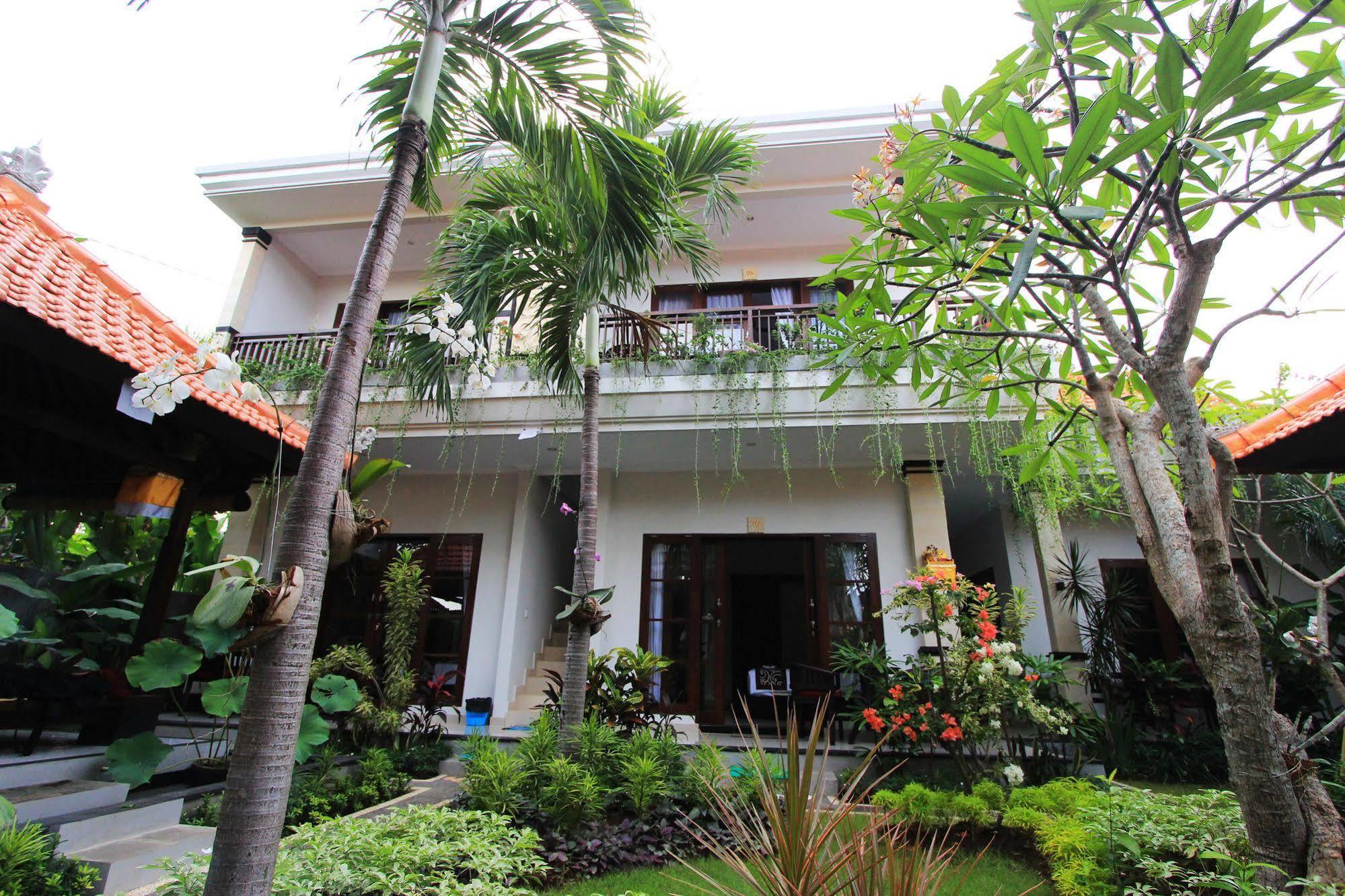 Gatra Ubud Inn Buitenkant foto