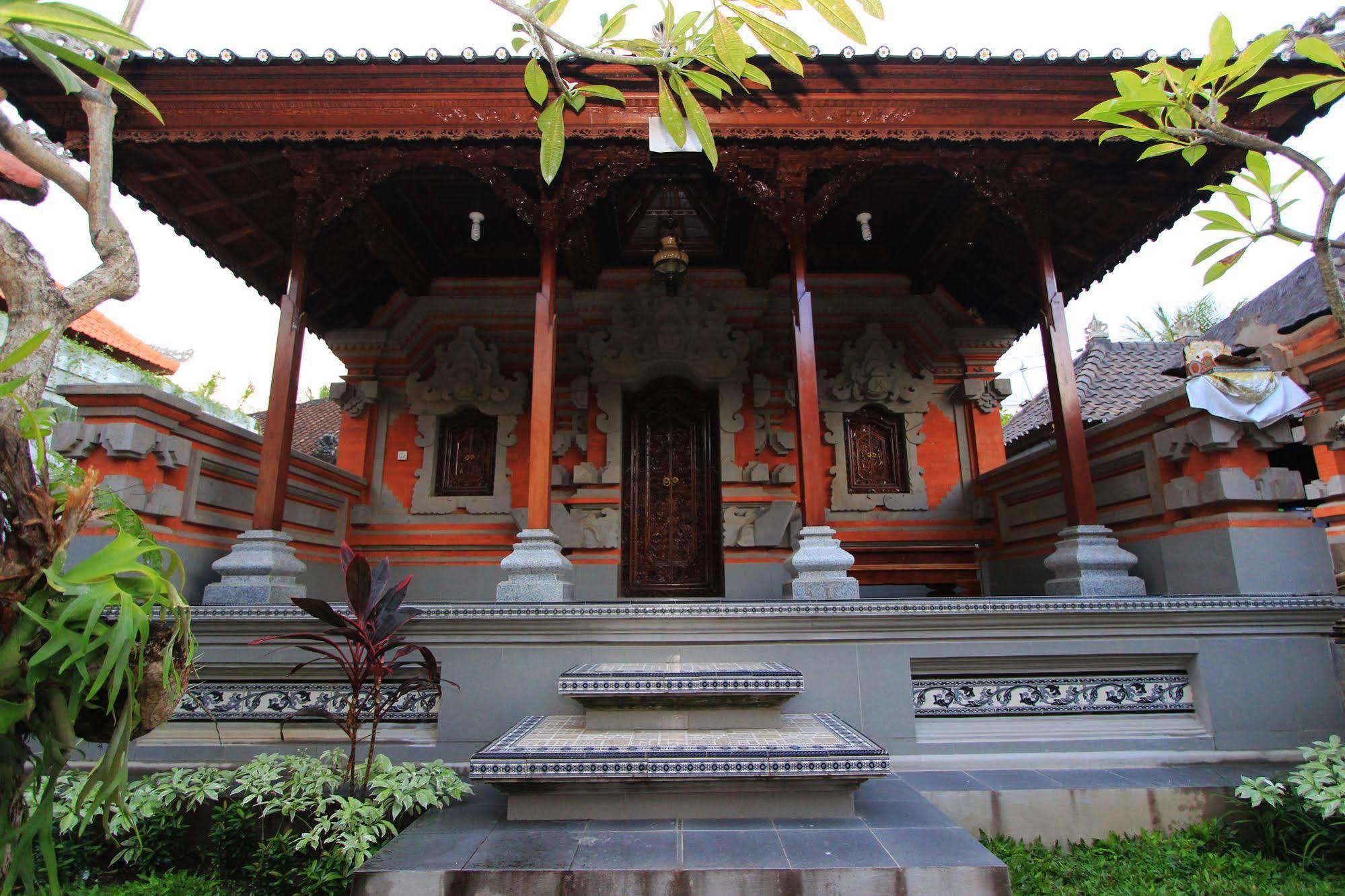 Gatra Ubud Inn Buitenkant foto